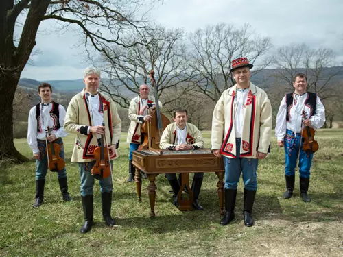 Hudební festival Slatiňany – Muzica Folklorica s pěveckým sborem Oskoruša