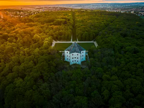 Letohrádek Hvězda, Kudy z nudy