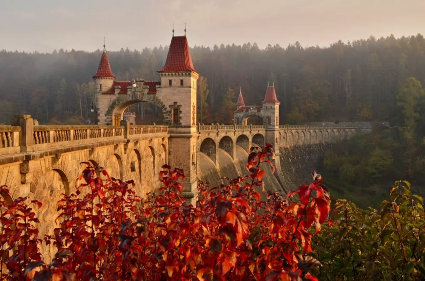 Poznejte unikáty našich přehrad: 10 tipů na naše nejzajímavější vodní díla