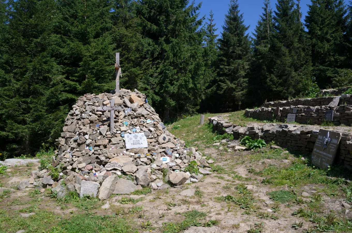 Kamenná mohyla Ivančena v Beskydech