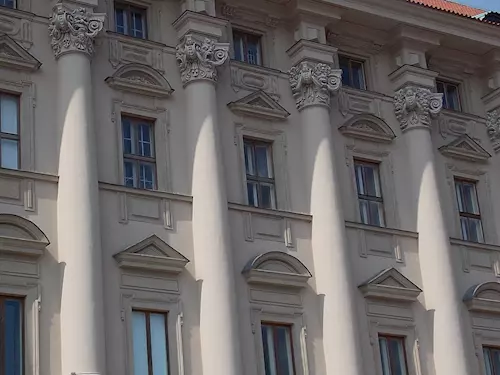 Komentovaná prohlídka obnovených fasád Černínského paláce v Praze