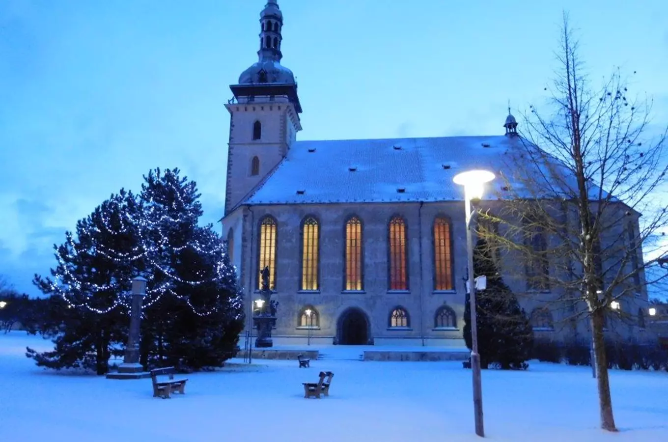 Půlnoční bohoslužba v kostele Nanebevzetí Panny Marie v Mostě