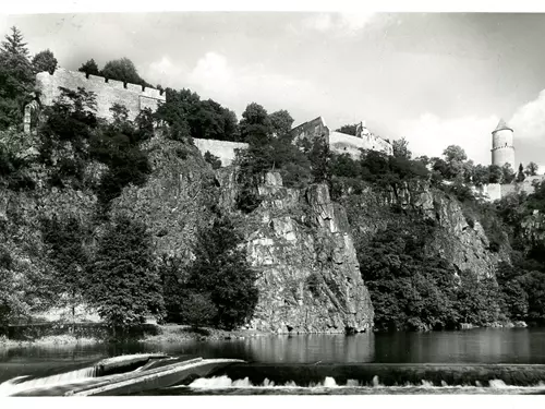 Výstava starých fotografií hradu Zvíkova