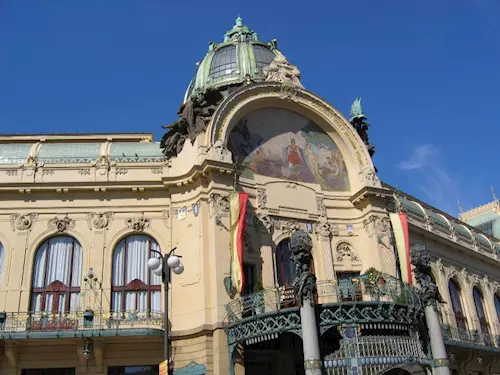 Pražský Obecní dům  slaví 100 let od otevření
