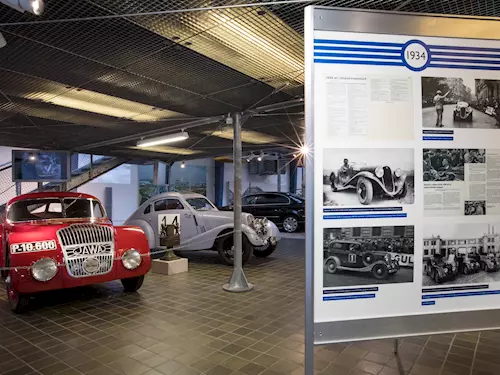 Automobilový závod 1000 mil československých – výstava v Národním technickém muzeu
