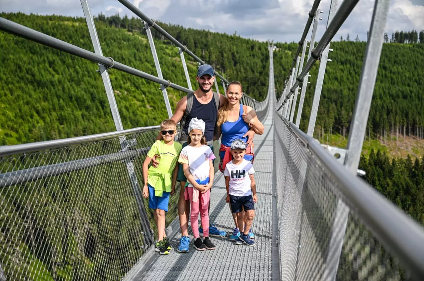 Světový rekord stále drží český most Sky Bridge 721. Projděte se po světovém unikátu!