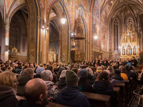 Adventní koncert umělecky tlumočený do znakového jazyka