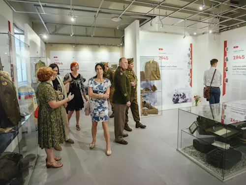 Plzenské muzeum nabízí ucelený príbeh od vylodení spojencu v Normandii až po osvobození Plzne
