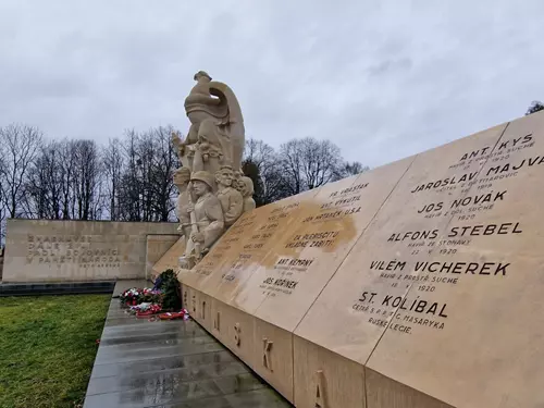 Pomník padlým za Těšínsko v Orlové – Památník obětem Sedmidenní války