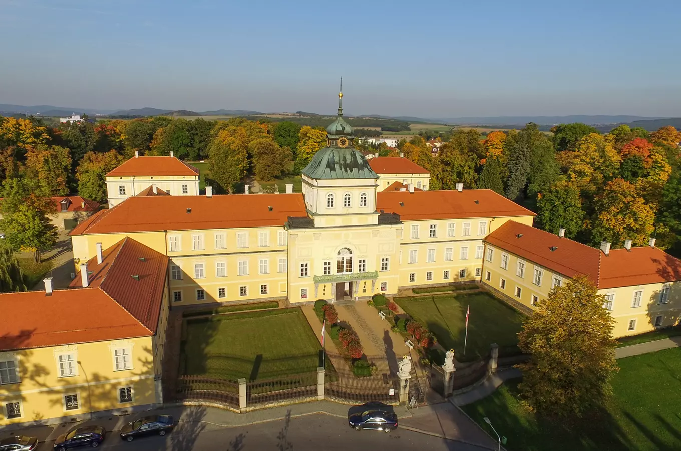 Zámek Hořovice – půvabný zámek za Sluneční branou