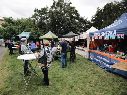 Desítka na Desítce – pivní a food festival