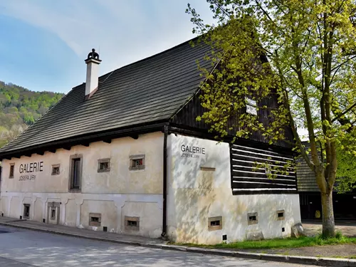Boučkův statek s galerií Josefa Jíry v Malé Skále 