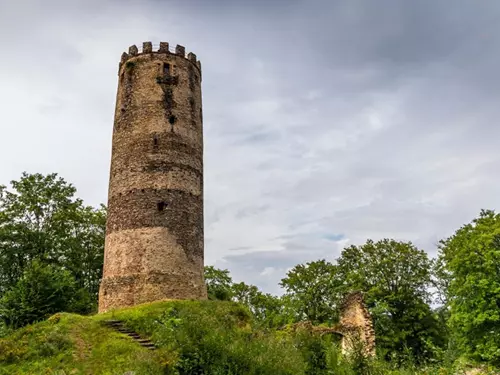 Zazděni za živa, Kudy z nudy, hrad Šelmberk