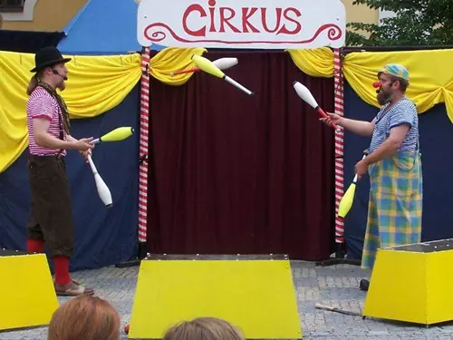 Komedianti na káře – Cirkus