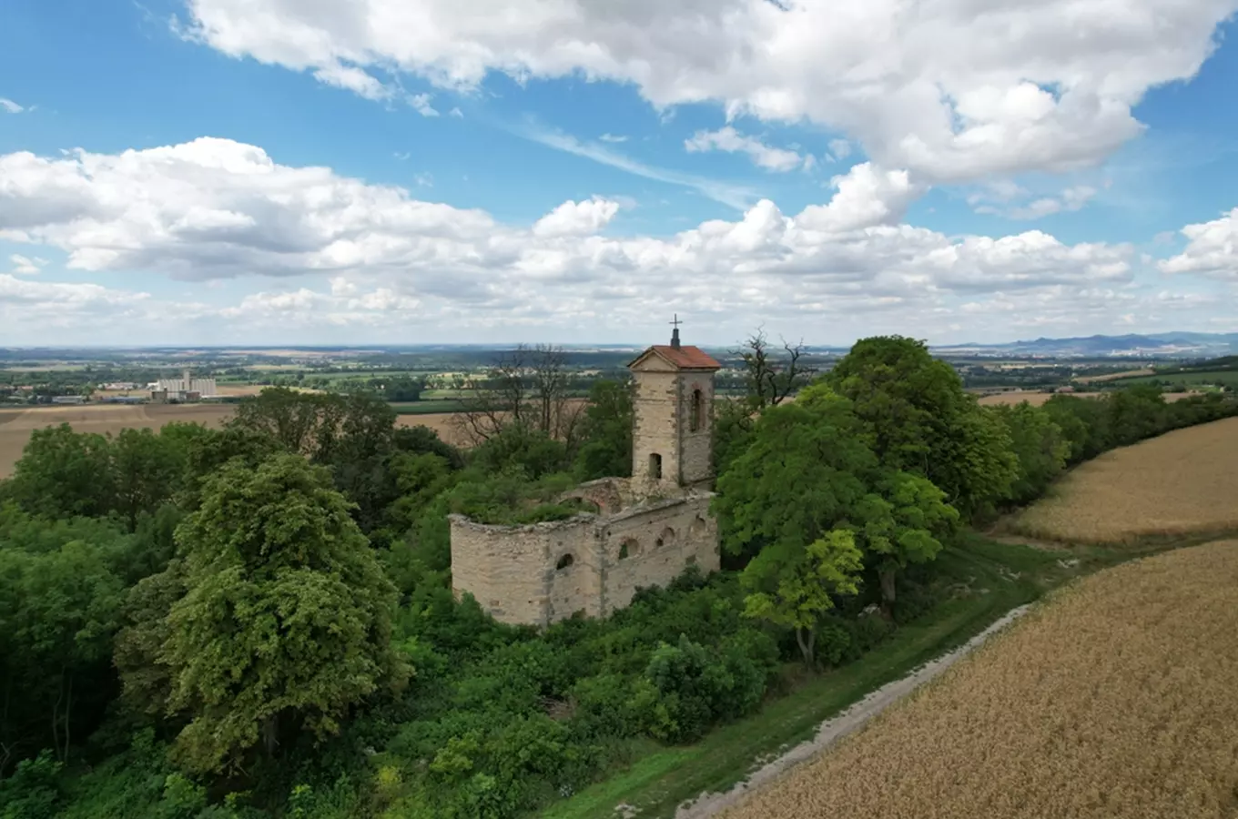 Zřícenina kostela sv. Václava u Encovan