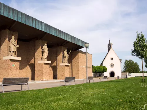 Galerie světců ve Velehradě