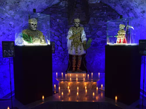 Noční prohlídky výstavy – Kult svatých těl