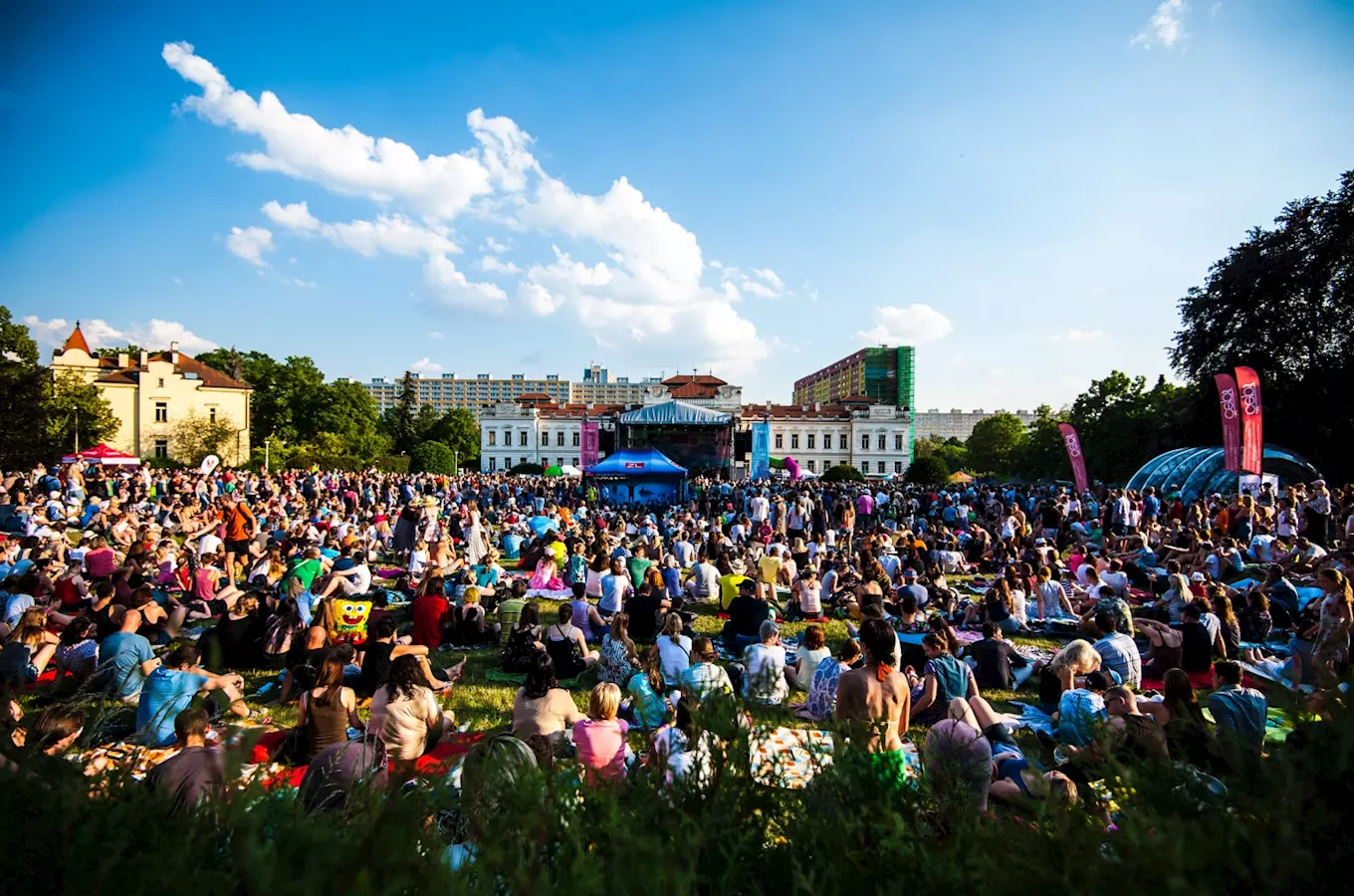 Festival Mezi Ploty nabídne špičkovou hudbu zvučných jmen i netradiční alternativu