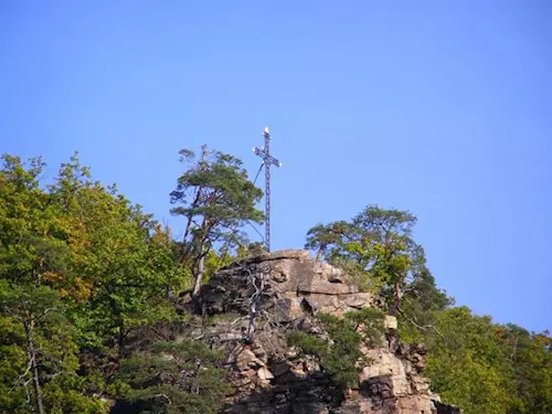 Claryho kříž s vyhlídkou u Vranova nad Dyjí 