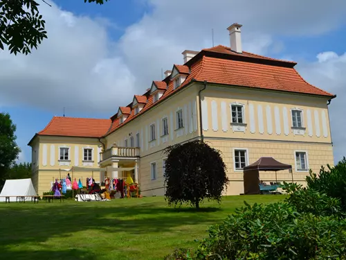 Rodinné odpoledne v zámeckém parku Všechovice