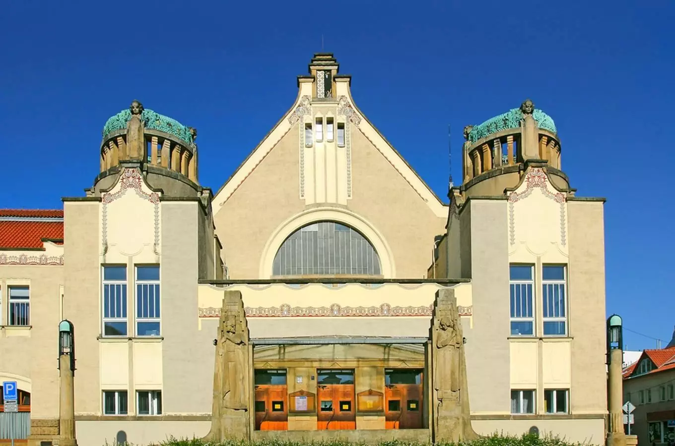 Výlet za nejkrásnějšími stavbami architekta Jana Kotěry
