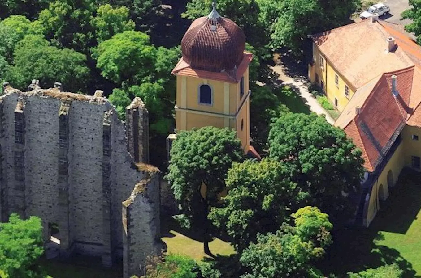 Bývalý klášter klarisek v Panenském Týnci 