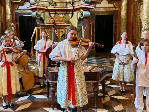 Folklorní hudba