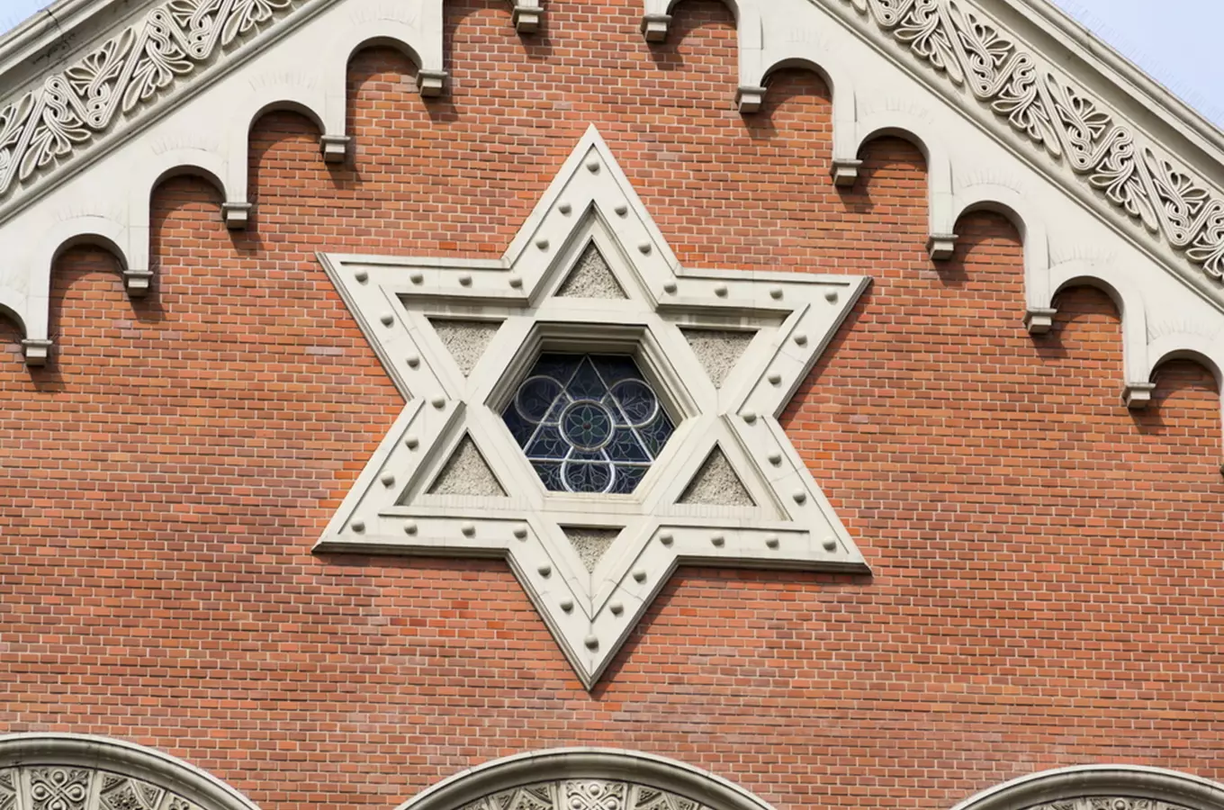 Víte, že Velká synagoga v Plzni patří mezi největší na světě?