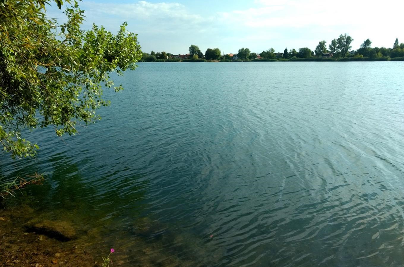 Kam k vodě Kolín?