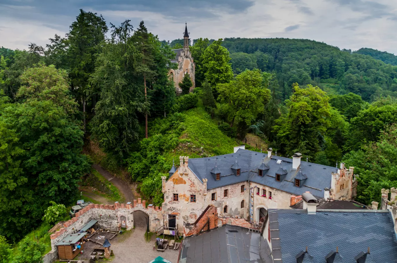 Horní hrad v Krásném Lese ožije palbou historických zbraní