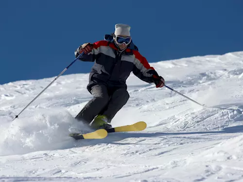  V lyžarském areálu nedaleko Vrchlabí mají nasneženo, sjezdovky zde pokrývá pres 40 cm snehu