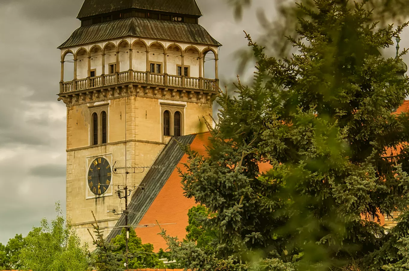 Kostel sv. Vavřince v Dačicích a renesanční věž