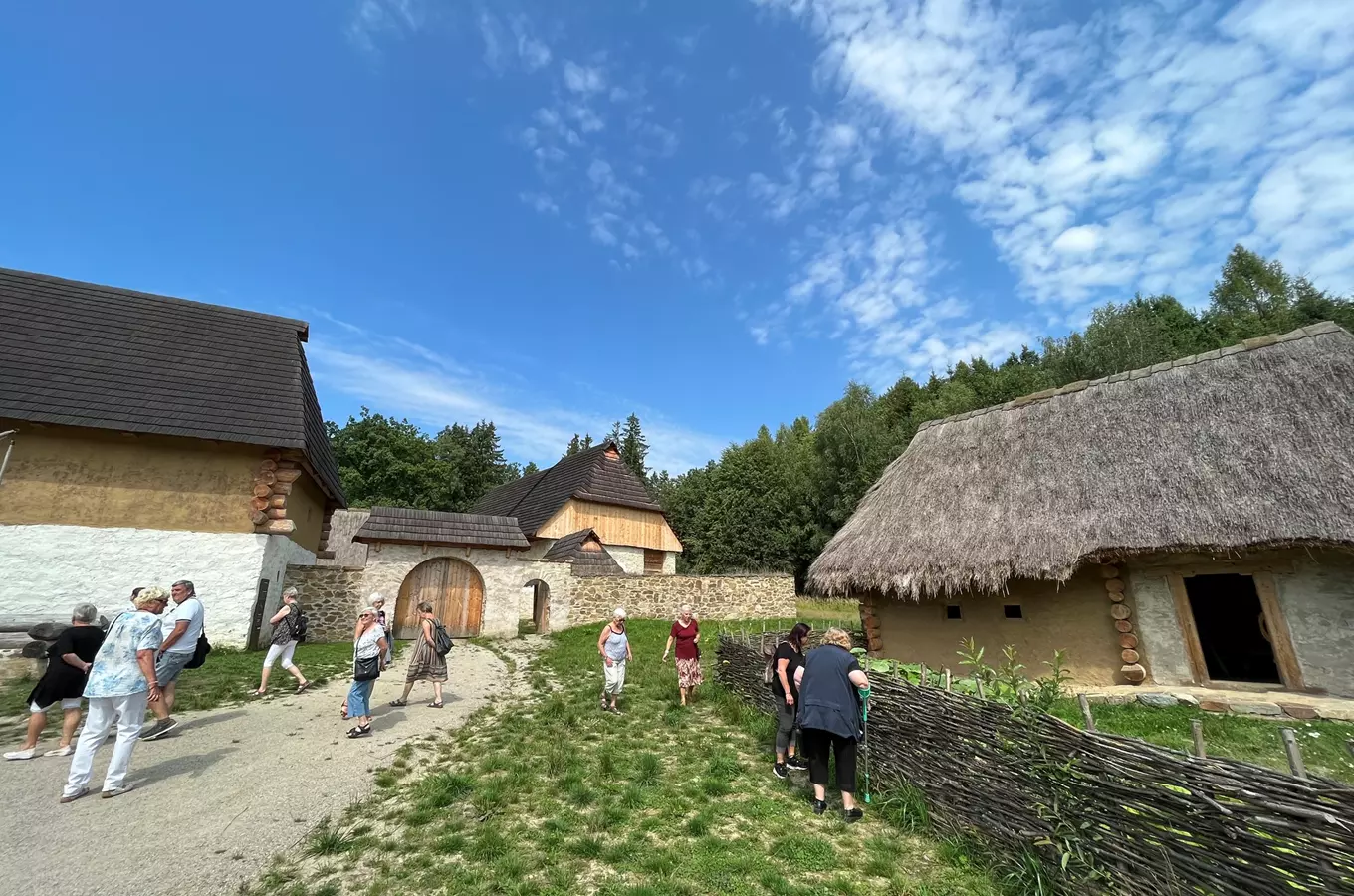 Archeoskanzen Trocnov – ukázka středověkého vesnického života