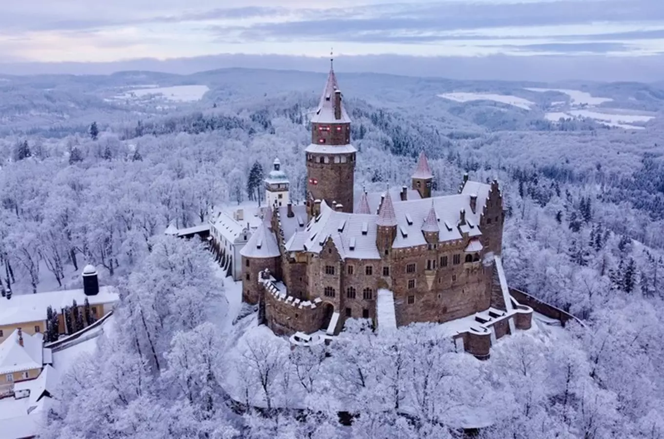 Silvestr na hradě Bouzov