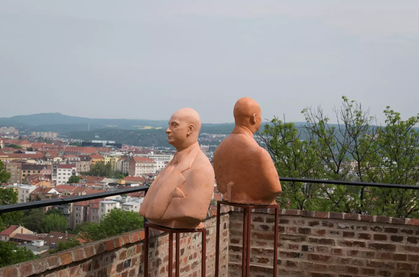 Sochy na hradě – výstava děl Jana Hendrycha a absolventů jeho ateliéru na Špilberku