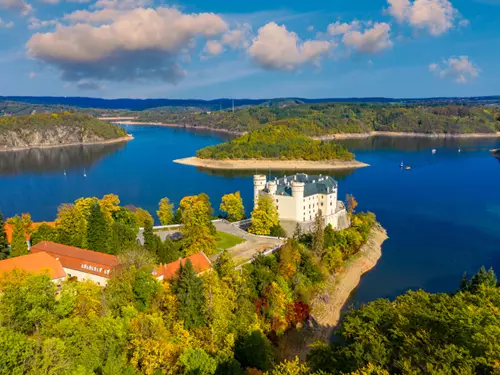 Dovolená na vodě ve středních Čechách: vodácká romantika, kolesový parník nebo kajutová loď