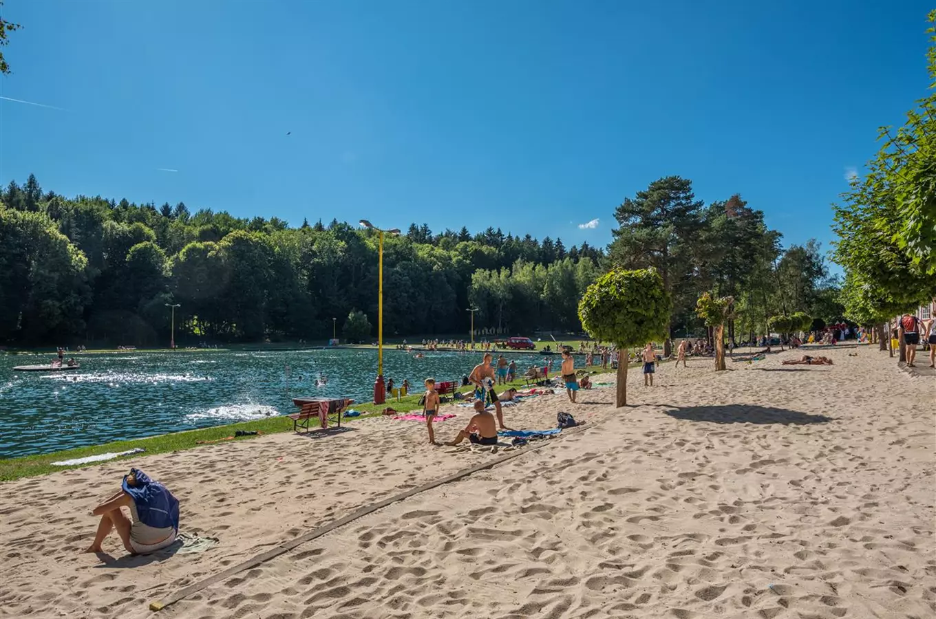 Koupaliště a sluneční lázně Dachova u Hořic 