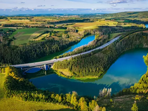 Přehrady, vodárenské nádrže a vodní tunely: odkud se bere voda, která nám teče z kohoutků?