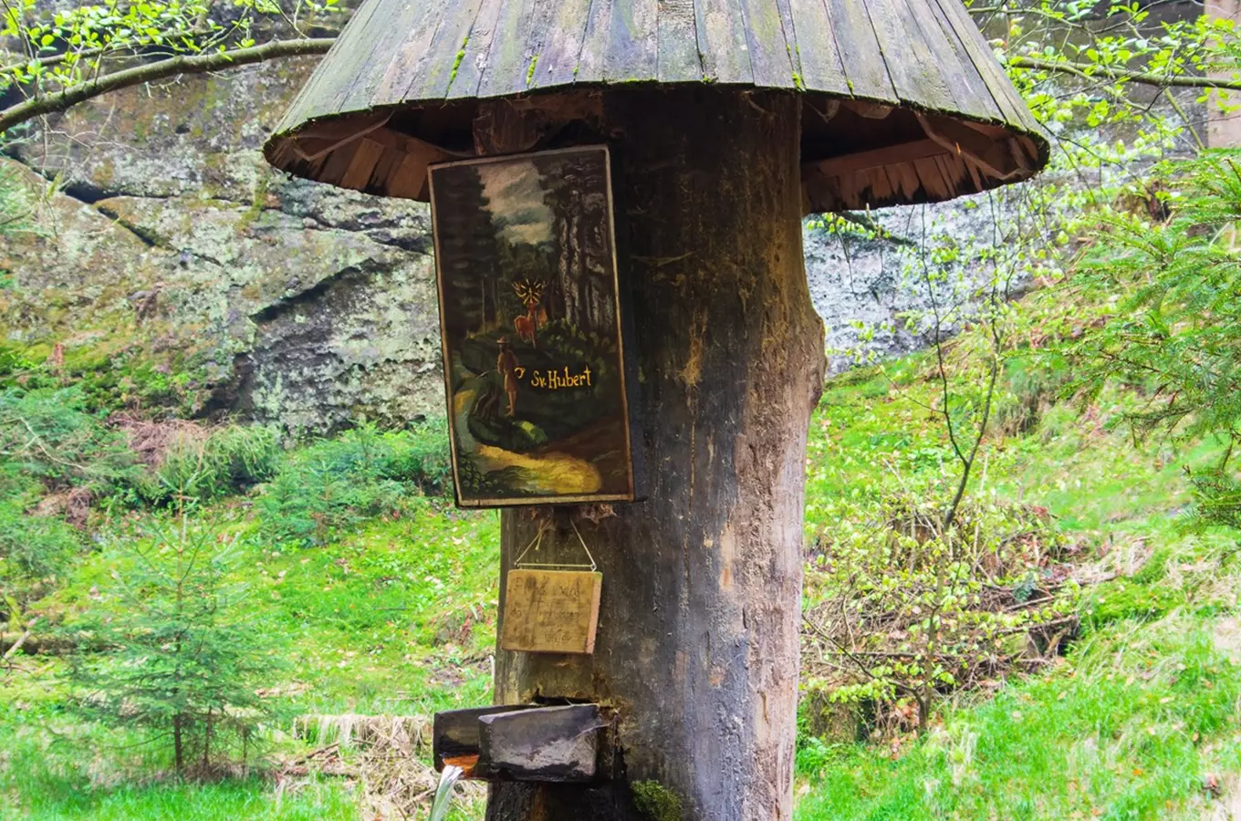 Studánka sv. Huberta u Jetřichovic v Českém Švýcarsku