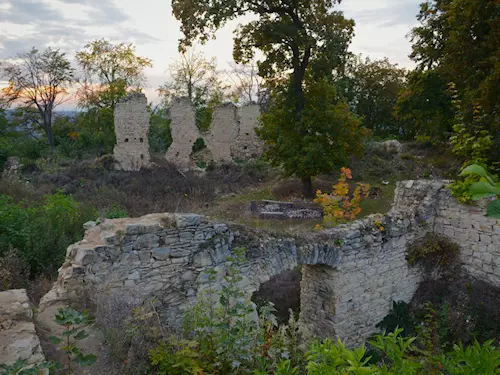 Zřícenina hradu Pravda u Pnětluk