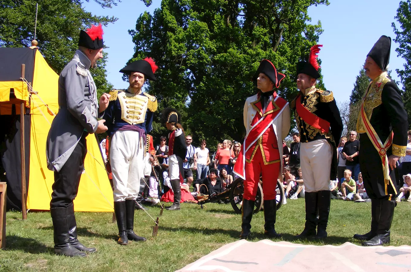 Predlonské Napoleonské slavnosti vystrídá v roce 2011 válecná výprava do 19. století.