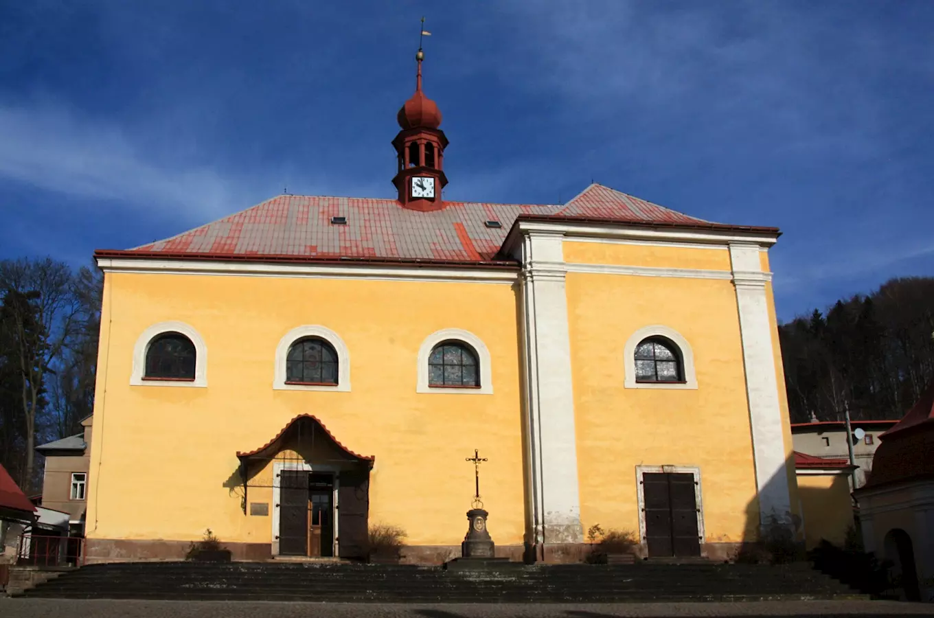 Kostel sv. Panny Marie Sedmiradostné v Malých Svatoňovicích