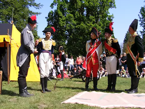 Predlonské Napoleonské slavnosti vystrídá v roce 2011 válecná výprava do 19. století.