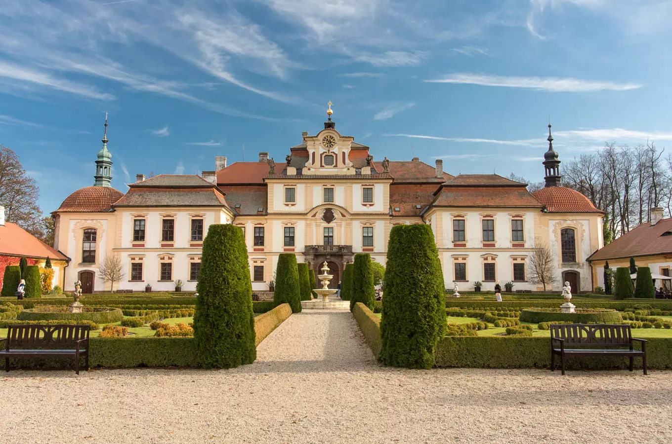 Zámek Jemniště – piknik či ubytování v romantickém prostředí