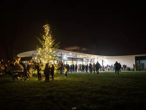 Rozsvícení vánočního stromu na Kampě