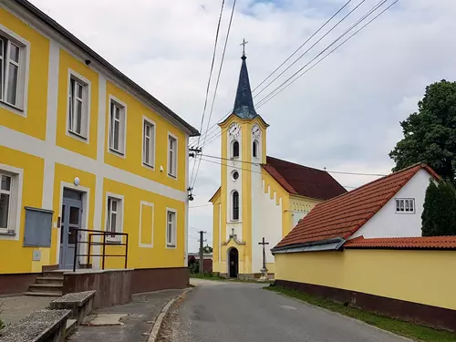 Kostel svatého Jana Nepomuckého ve Stříbci