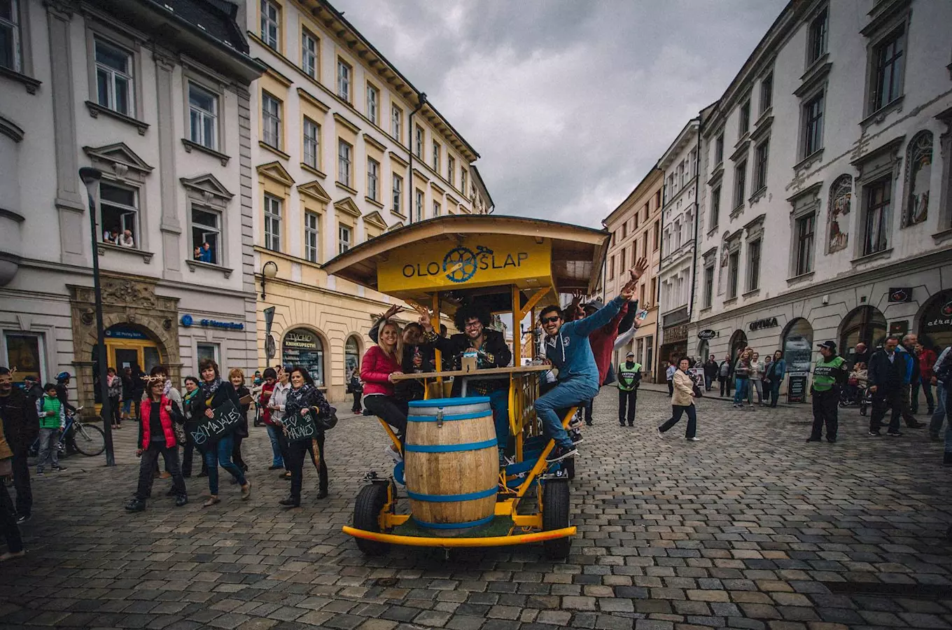 Ološlap – dejte si pivo při projížďce Olomoucí