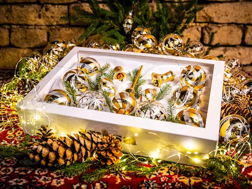 Ruční výroba skleněných vánočních ozdob ve Vsetíně – exkurze do světa křehkosti