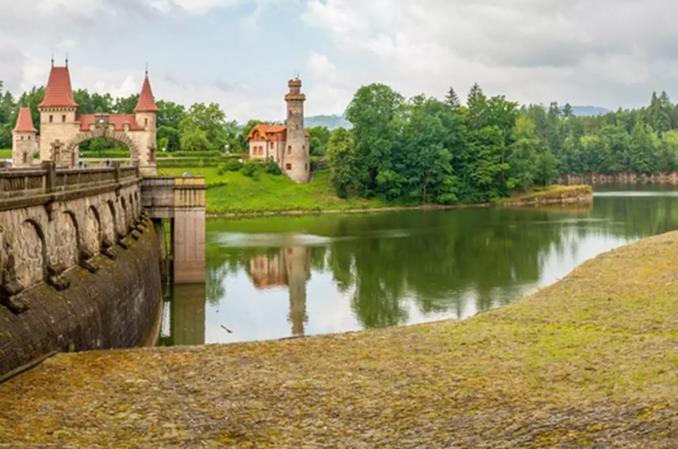 Přehrada Les Království na Labi nad Dvorem Králové nad Labem