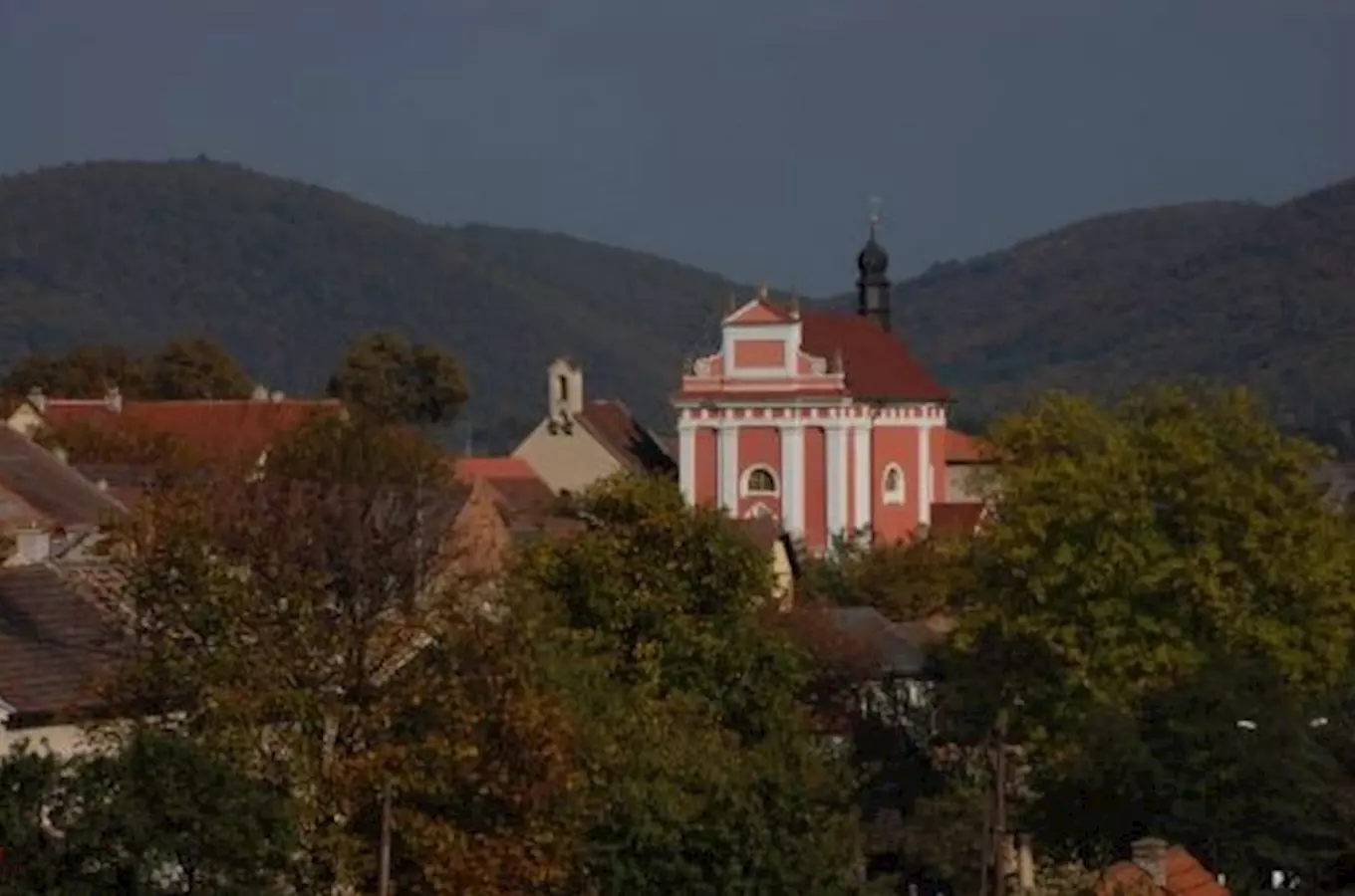 Kostel sv. Ludmily na Tetíně